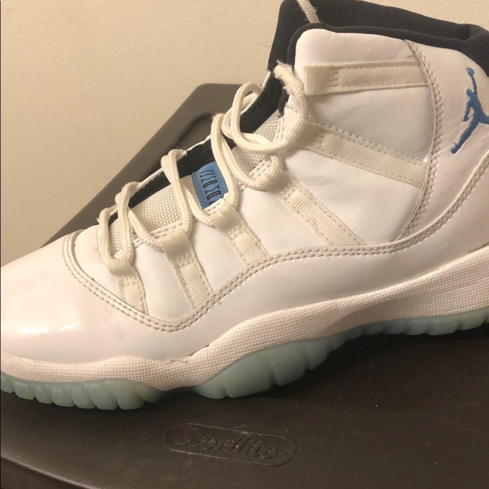Kids Retro 11’s